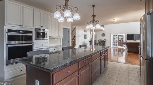 1 Cobalt Ct, Swedesboro NJ  08085-3644 exterior