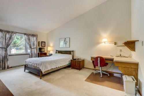 5361 Cambridge Ln, Milwaukee WI 53221-3200 exterior