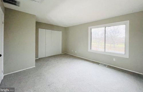 2120 Cartwright Pl, Herndon VA  20191-1903 exterior