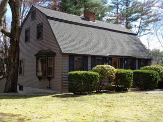 10 Martha Dr, Derry, NH 03038-1612