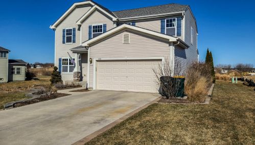 1716 Pintail Dr, West Bend, WI 53095-1100