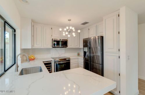 5704 Scottsdale Rd, Scottsdale AZ 85254-5161 exterior