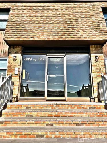 311 Sharon Garden Ct, Woodbridge, NJ 07095-4315
