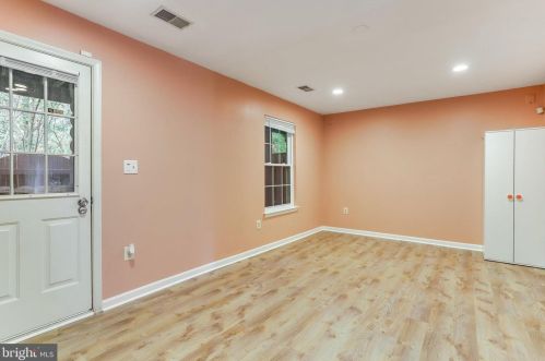 6378 Dakine Cir, Springfield VA  22150-1195 exterior