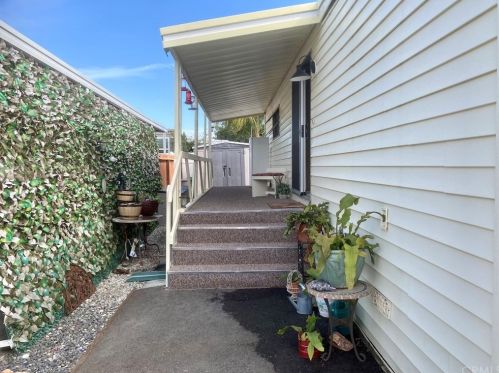 6236 Emerald Cove Dr, Long Beach, CA 90803-2313