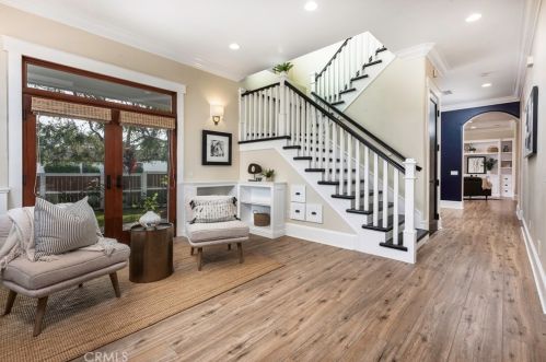 5250 Appian Way, Long Beach CA  90803-1901 exterior