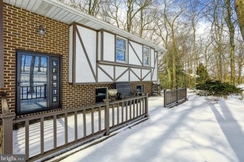 4311 Evergreen Rd, Cross Roads, PA 17322-8650