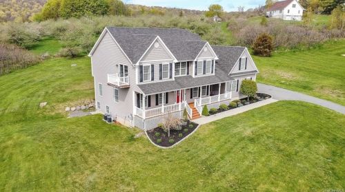 6 Austin Way, Marlborough NY  12542-5539 exterior