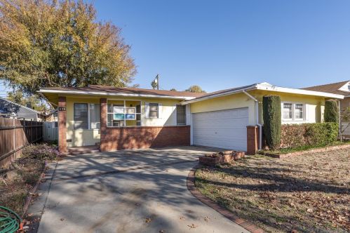 826 E St, Ontario, CA 91762-3004