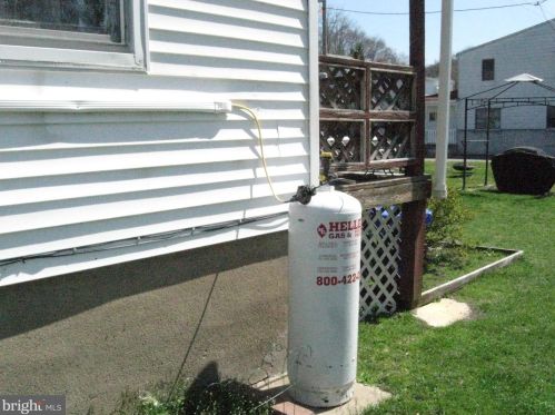 402 Hancock St, Arnots Addition PA  17970-1052 exterior
