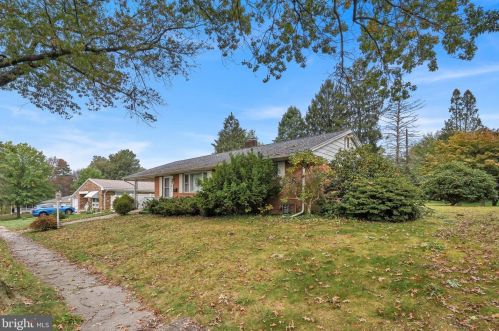 25 Brentwood Rd, Camp Hill, PA 17011-2504