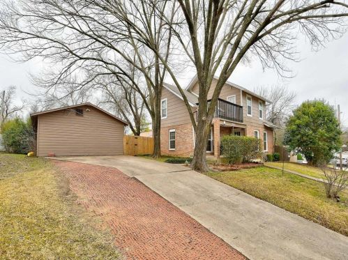 4812 Barnett St, Fort Worth, TX 76103-2002