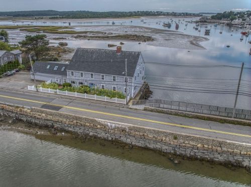 672 Washington St, Gloucester MA 01930-1335 exterior