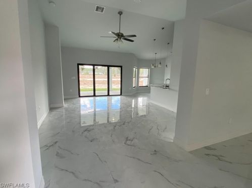 1119 Edison Ave, Lehigh Acres, FL 33972-8405
