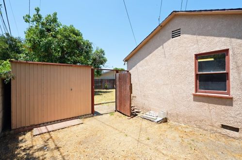 7862 Kingbee St, Downey CA  90242-3420 exterior