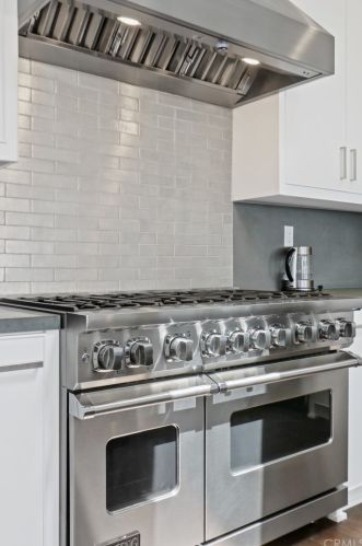 2215 Bayview Dr, Manhattan Beach CA  90266-4453 exterior