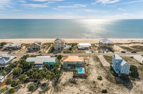 433 Gorrie Dr, Saint George Island FL  32328-3012 exterior