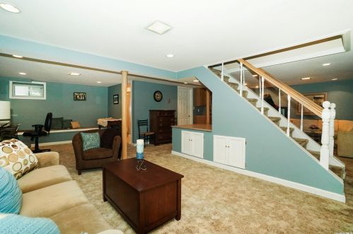 22 Ellen Pl, San Remo NY  11754-3606 exterior