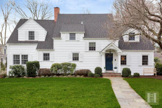 6 Sunset Rd, Tokeneke, CT 06820-3527
