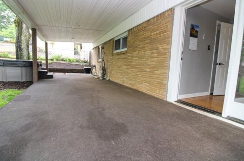 1560 Berkshire Ave, Pittsburgh PA  15226-2476 exterior