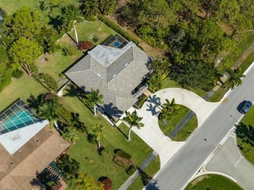 1905 Imperial Golf Course Blvd, Naples FL  34110-1007 exterior
