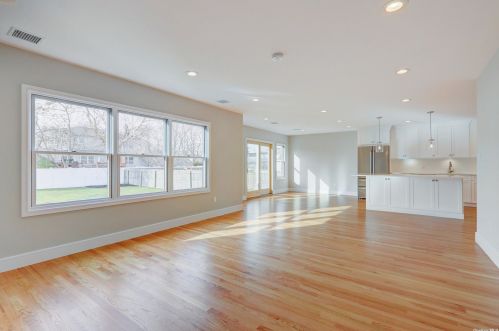 2592 Hewlett Ln, North Bellmore NY  11710-4413 exterior