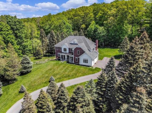 30 Codfish Hill Rd, Bethel, CT 06801-3305