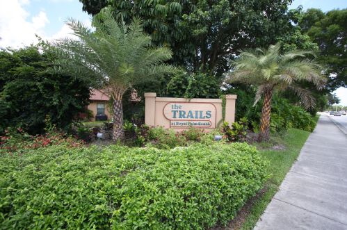 2307 Lakeview Dr, West Palm Beach, FL 33411-8712