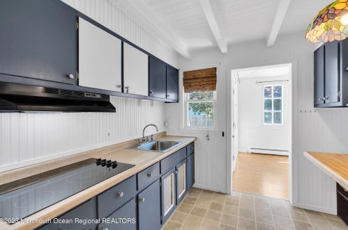 45 Washington Ave, Leonardo NJ  07737-1411 exterior