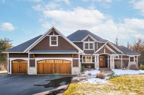 479 Omaha Rd, Hudson, WI 54016-8180