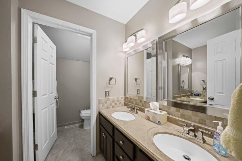 14641 Horseshoe Bend Ct, Granger IN  46530-8231 exterior