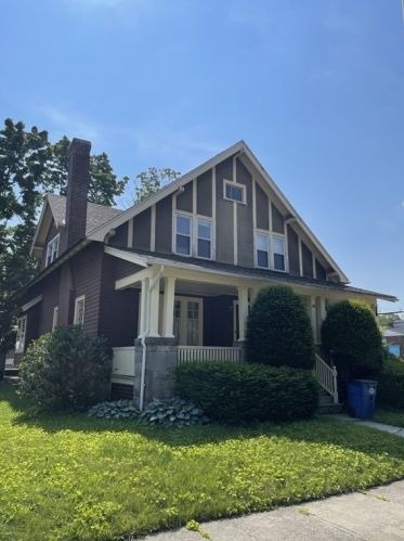 46 Wachusett St, Worcester, MA 01609-2719
