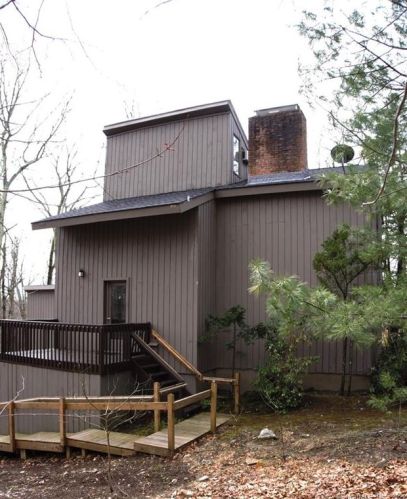 326 Elm St, Deep River, CT 06417-1678