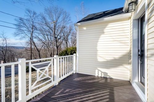 214 Steinmann Ave, Waterbury, CT 06762-2632