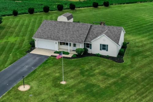 1132 Ventura Dr, Wilmington, OH 45177-8206