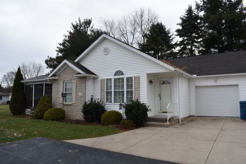 138 Carly Ct, Hartville, OH 44632-8311