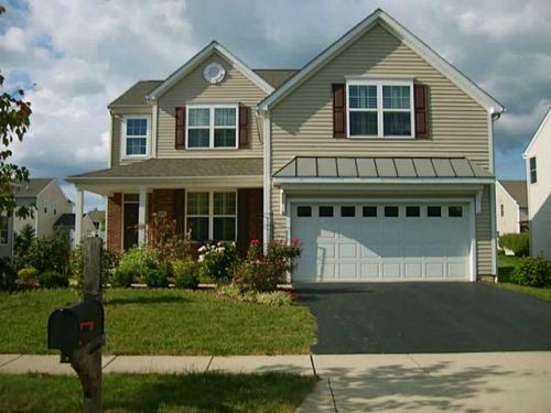 654 Kentucky Cir, Marysville, OH 43040-8068