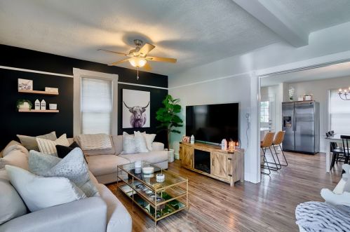 134 Milton St, Zelienople PA  16063-1041 exterior