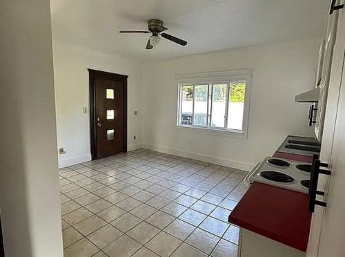 4 Craig St, Greenville, PA 16125-2110