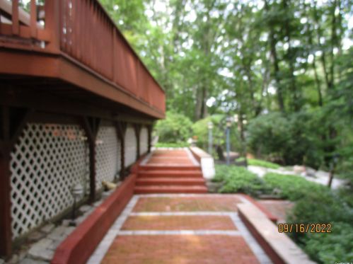 568 Bread And Cheese Hollow Rd, Northport NY  11768-2326 exterior