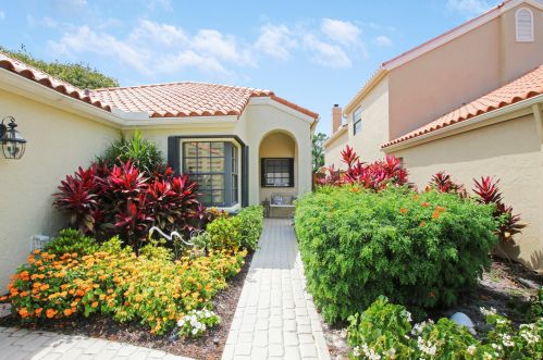 2584 La Cristal Cir, West Palm Beach, FL 33410-1453
