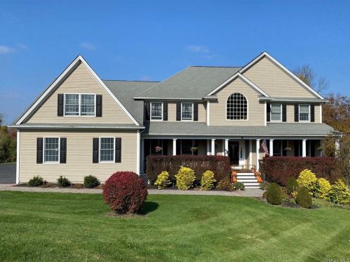 17 Cheshire Ct, Patterson, NY 12563-2552