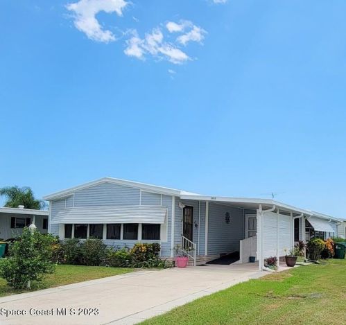 1445 Barefoot Cir, Sebastian, FL 32976-7038