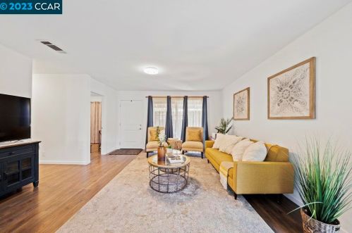 5464 Roundtree Dr, Concord CA  94521-3974 exterior