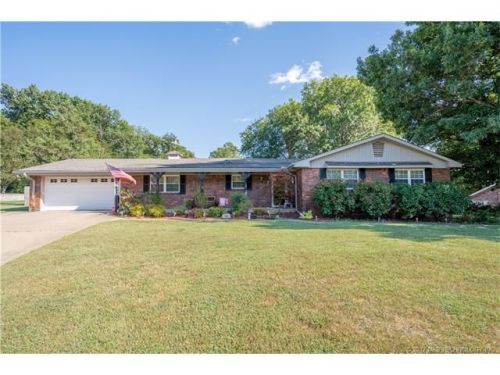 1839 Moonlight Dr, Bartlesville, OK 74006-6105