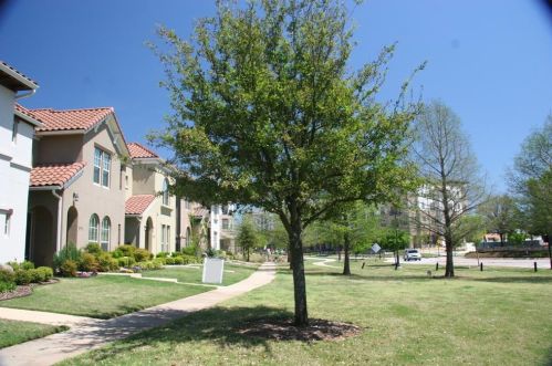 512 Sandy Ln, Lewisville TX  75022-4507 exterior