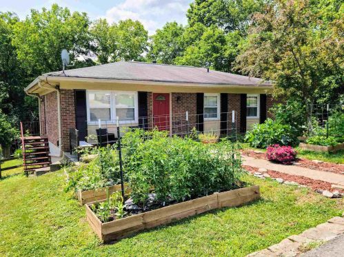 8 Ridgeport Dr, Covington, KY 41017-9741