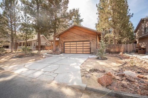 536 Mountain View Blvd, Big Bear City, CA