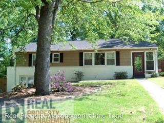3309 Wilshire Dr, Greensboro NC  27408-2921 exterior