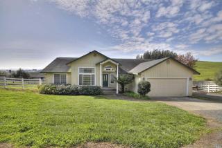42 Wambold Ln, Petaluma, CA 94952-9663
